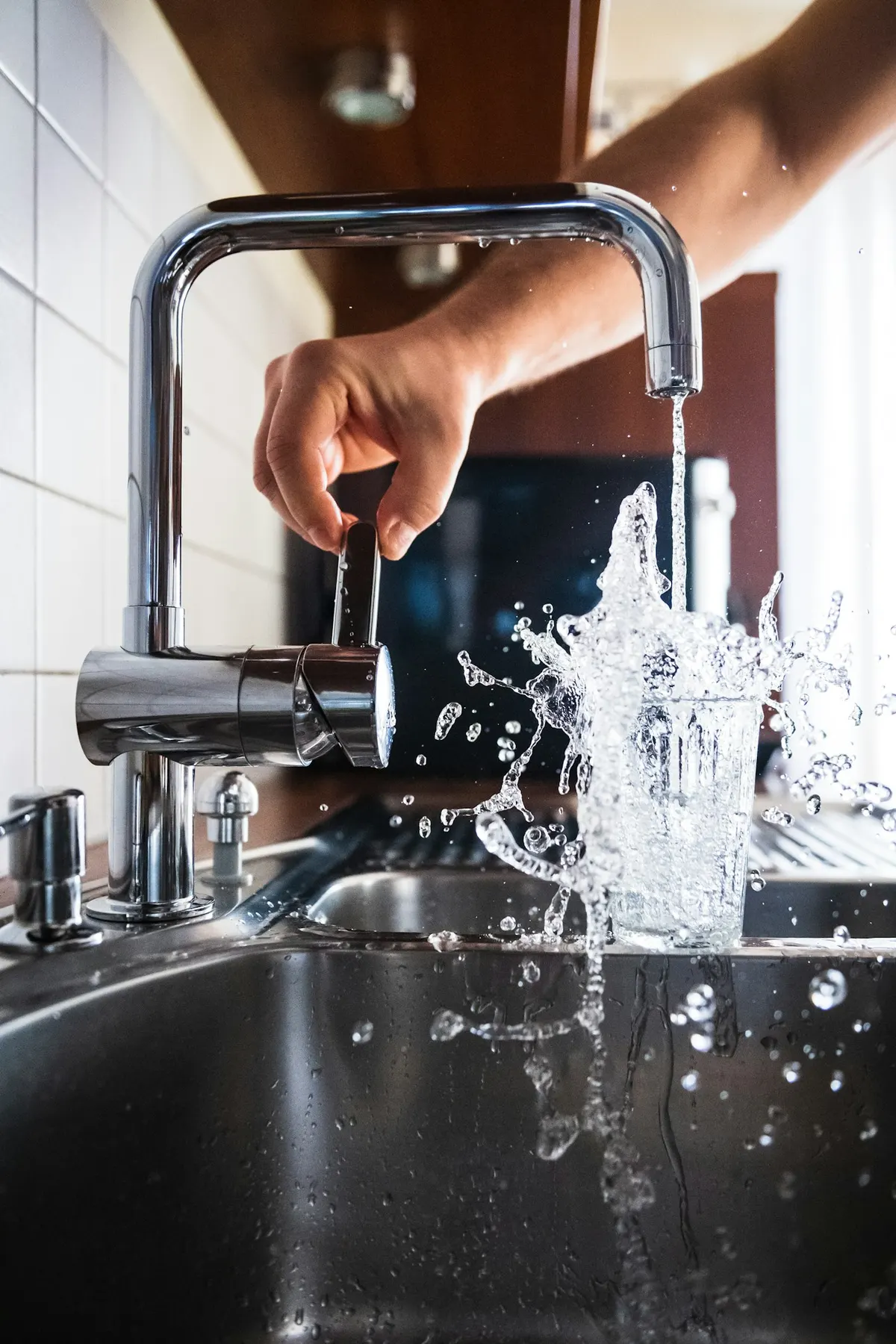 Tubulações de esgoto recebendo manutenção preventiva com inspeção profissional em São Paulo